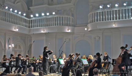 Камерный оркестр Московской консерватории, дирижер Феликс Коробов (17 мая 2016)