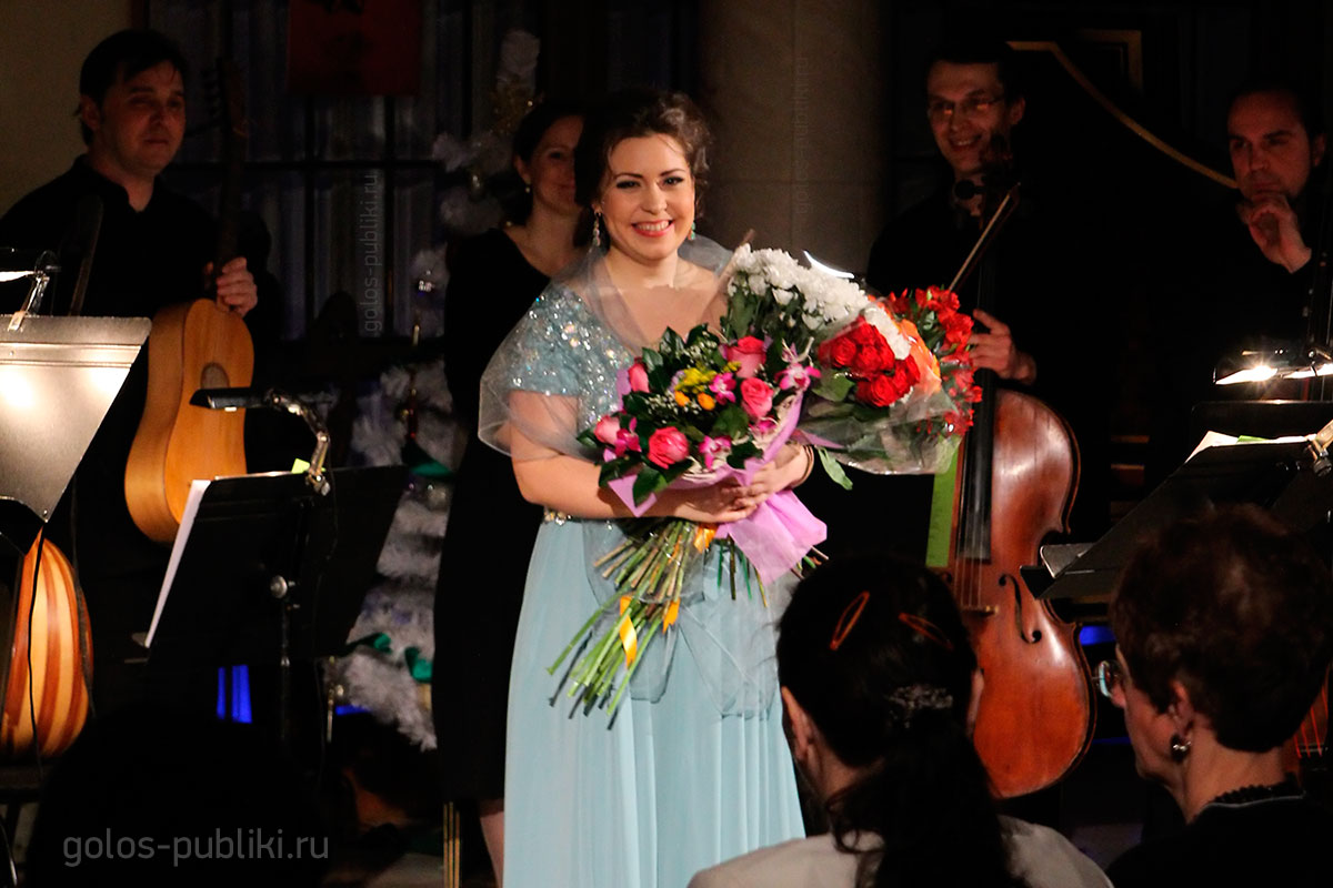 Виктория Яровая в Зеркальном фойе Новой Оперы, 19 декабря 2014