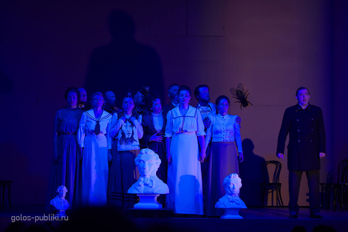 Сцена из спектакля (КМТ, 21 июня 2015) Фото: Федор Борисович