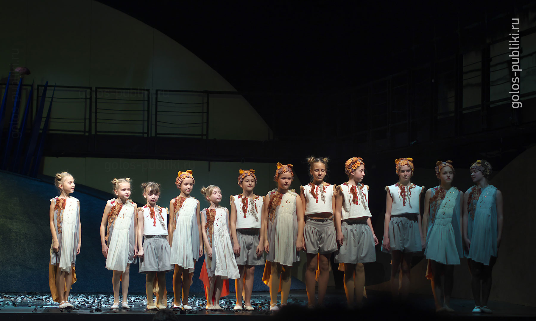 Лисята - участники детской хоровой группы театра (КМТ им. Б.А. Покровского, 5 ноября 2015)